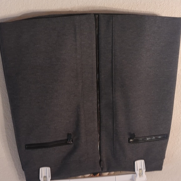 Mini skirts - Picture 4 of 8